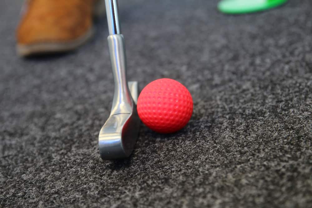 Image Office golf equipment for rent | TeambuildingGuide